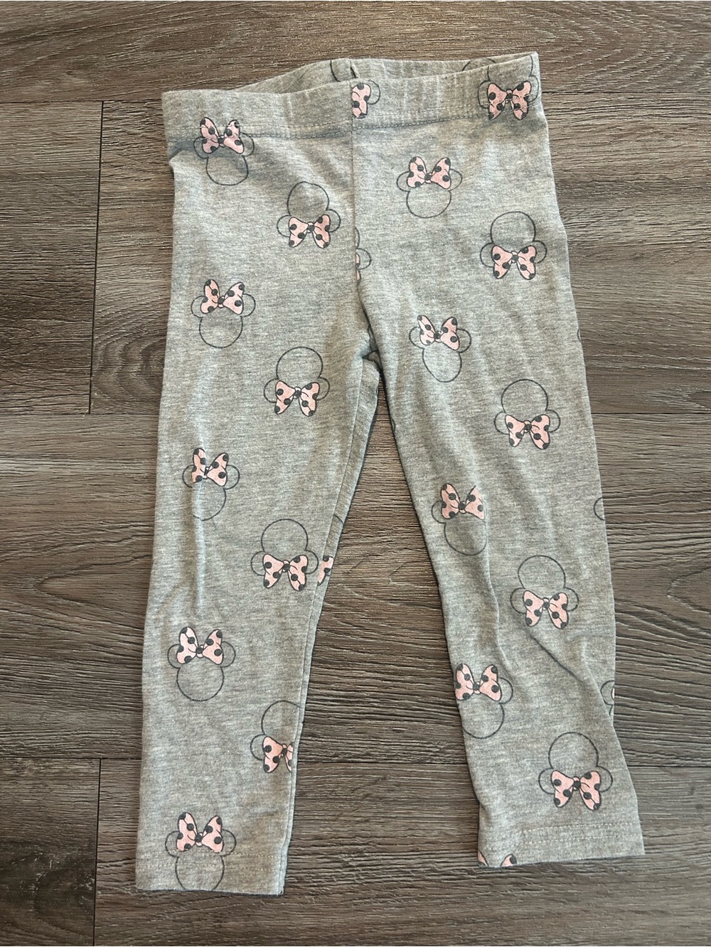 Girls' Gray Leggings with Pink Bow Print